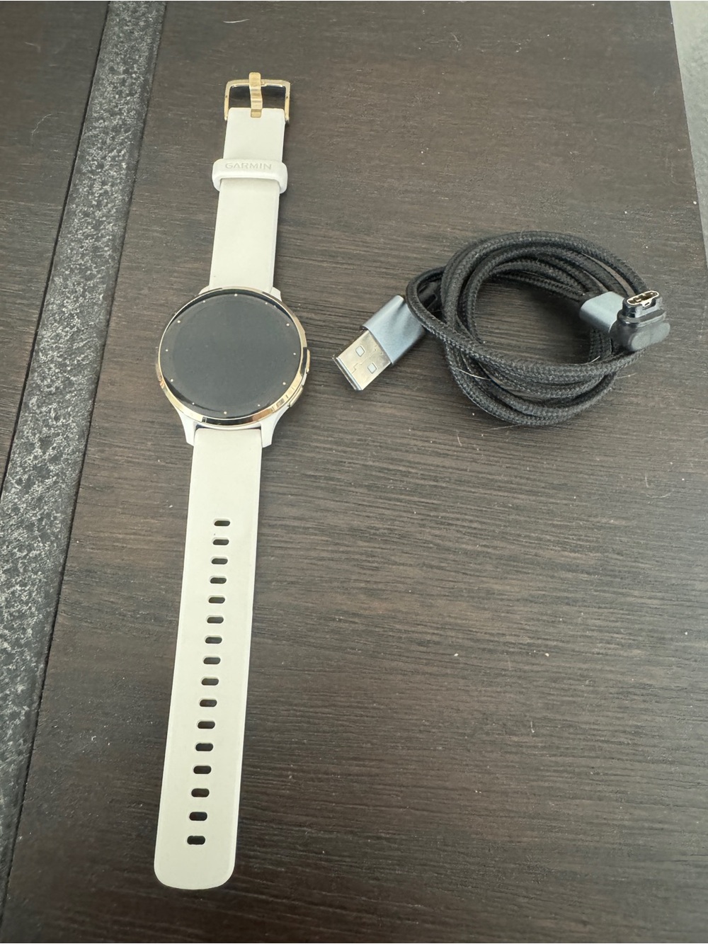 garmin Venu 3s Smartwatch in White and Gold